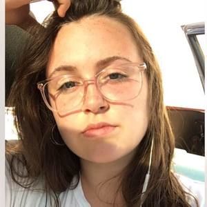 Meet your Posher, Lorélie